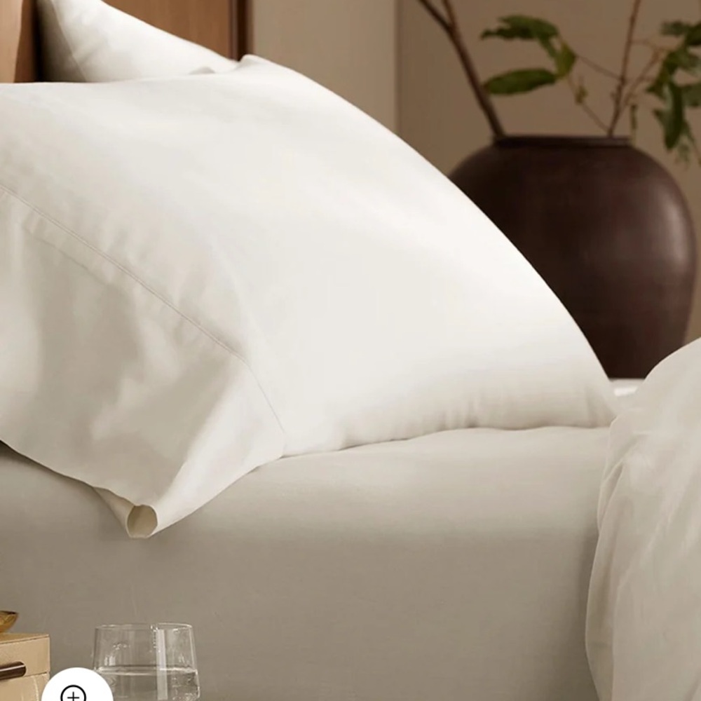 Boll & Branch Organic Long Staple Cotton Signature Hem 2 Pillowcases King cream - Picture 2 of 16